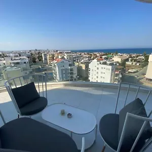 Mckenzie 2 Bedrooms Seaview Apartment Larnaca